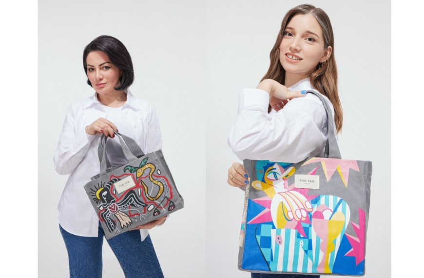 Tote Bags transformed into works of art