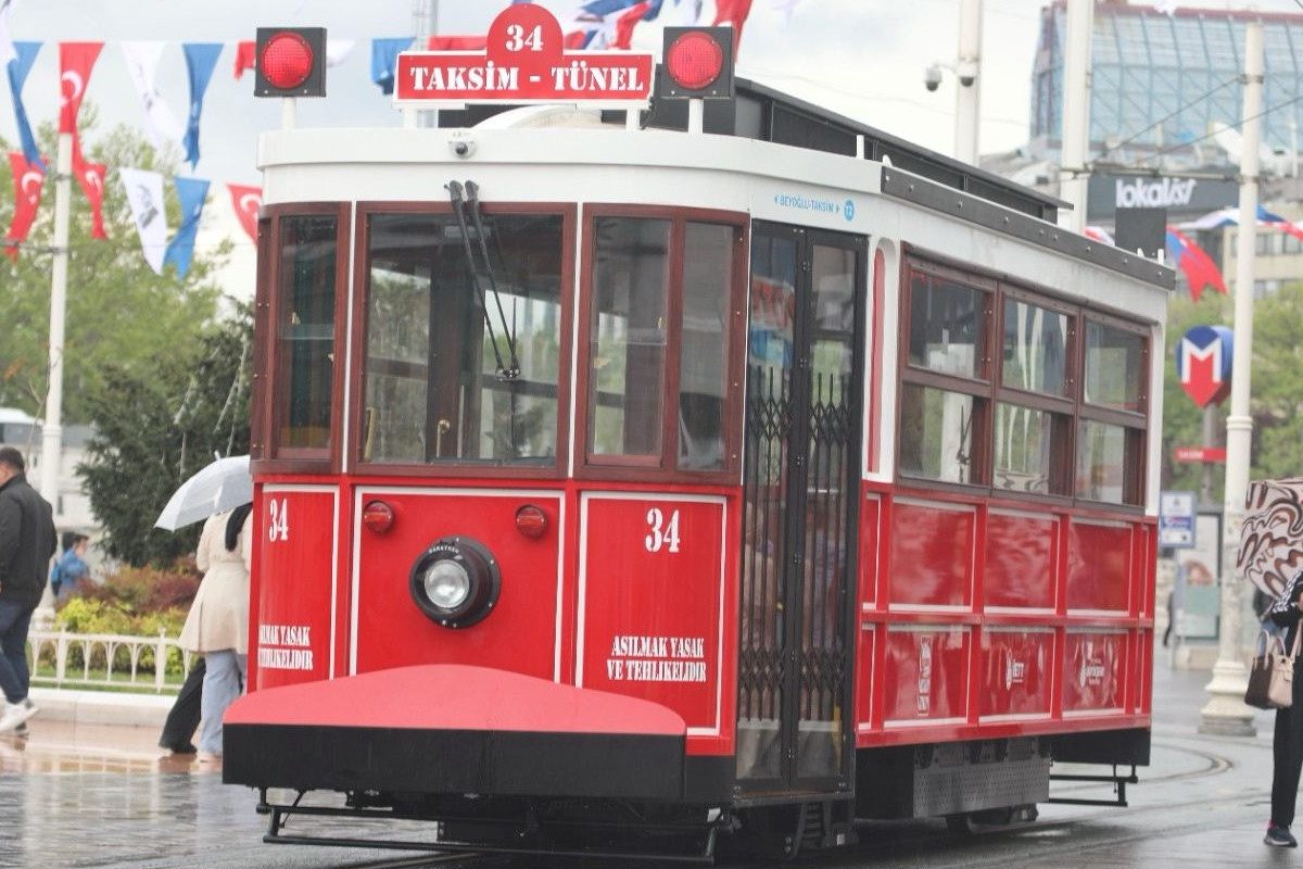 The Taksim – Tunnel Nostalgic Tram is getting ready to be moved into the future with electric vehicles